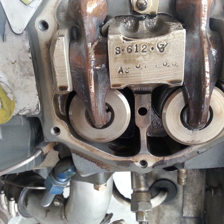 Normal appearance of valve in 300 hour engine